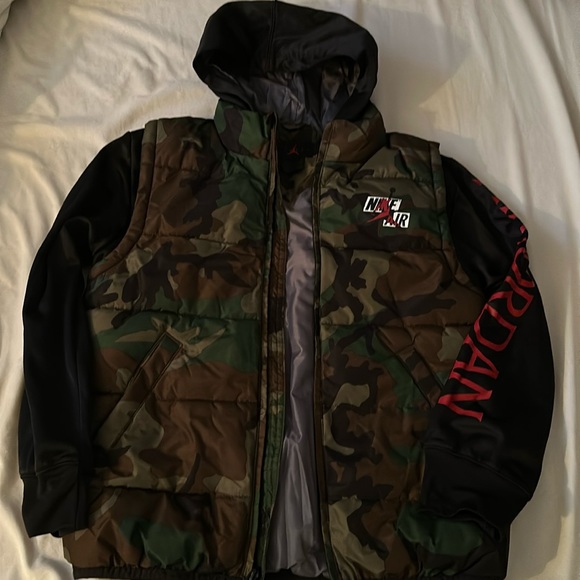 Jordan sweater boys size 10-12